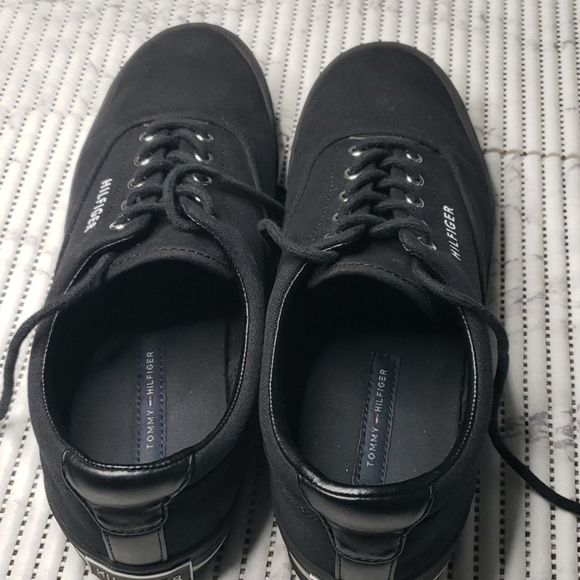 Tommy Hilfiger Men Black Lace Up Sneakers Size 8.5 - Picture 8 of 9